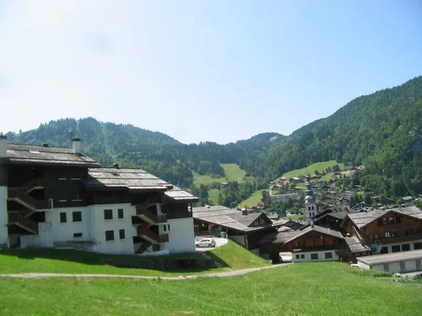 PARNASSE 203 La Clusaz skis aux pieds