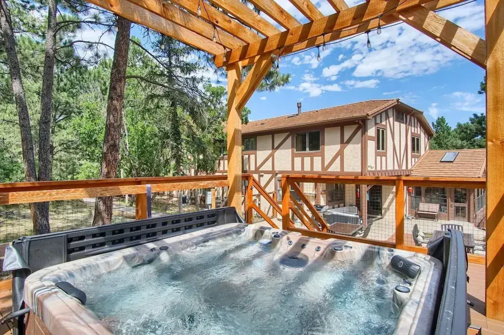 5BR Poe Manor Entertain,hot Tub+has Everything!