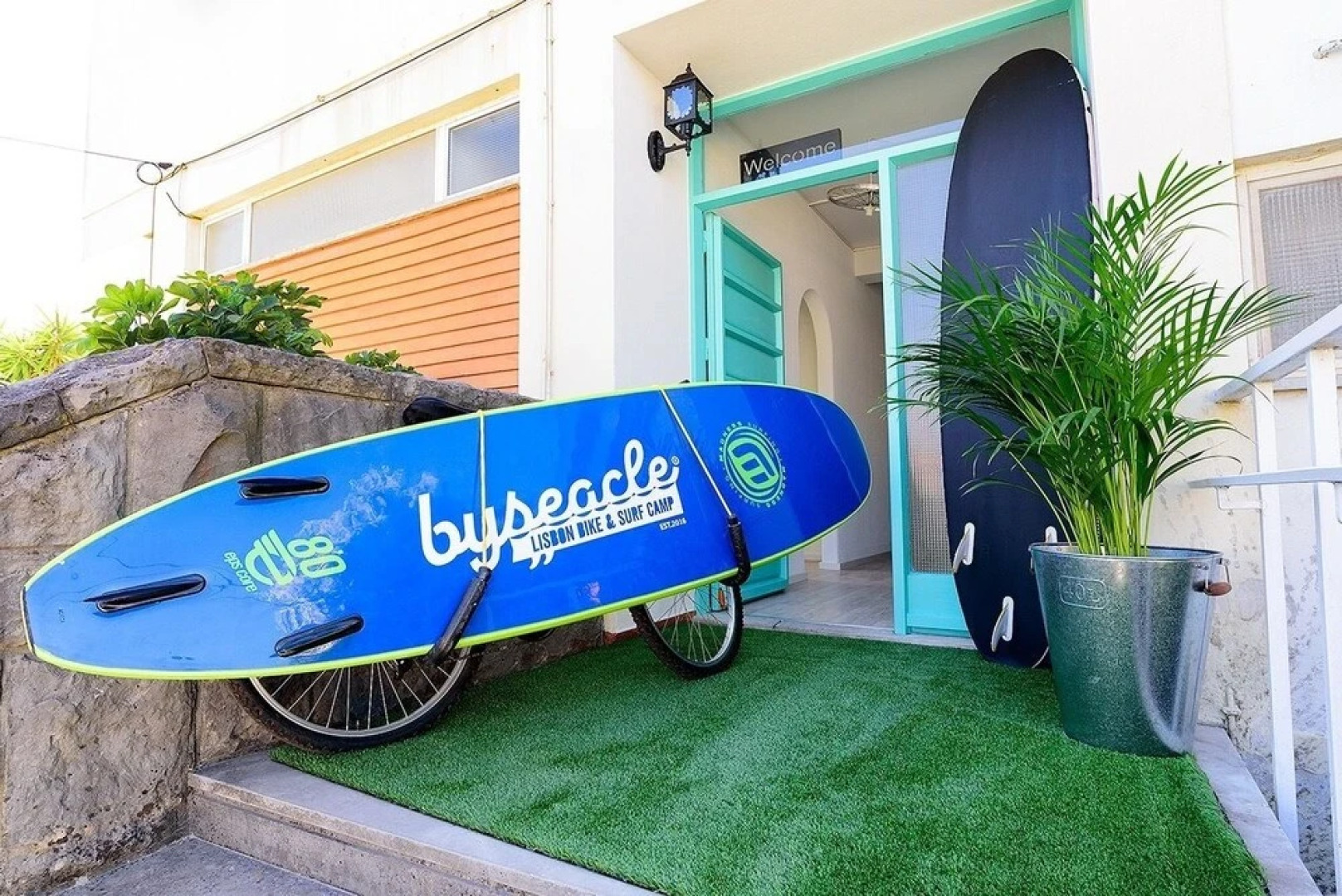 Byseacle - Lisbon Bike Surf Camp
