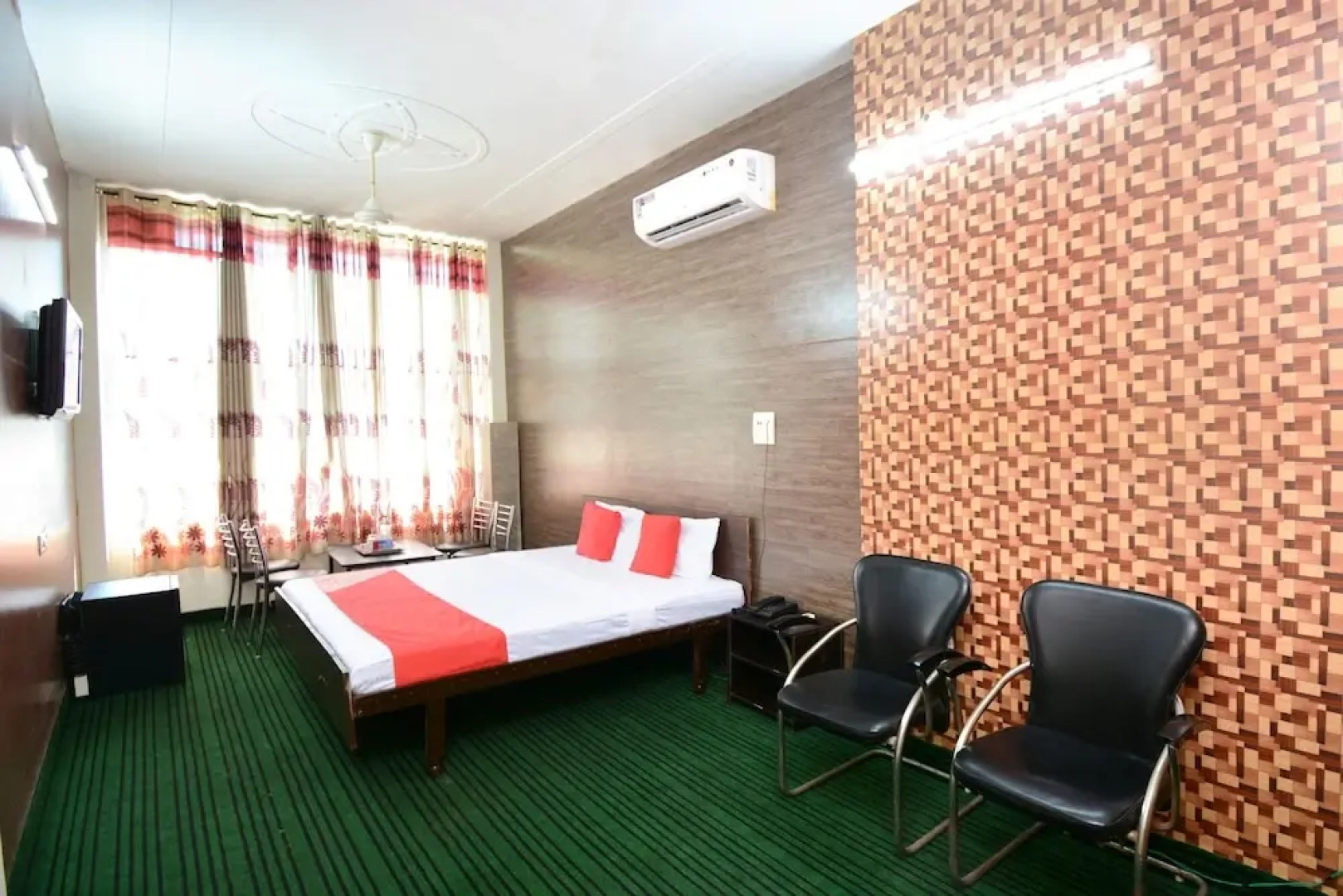 Oyo 33024 Urban Guest House