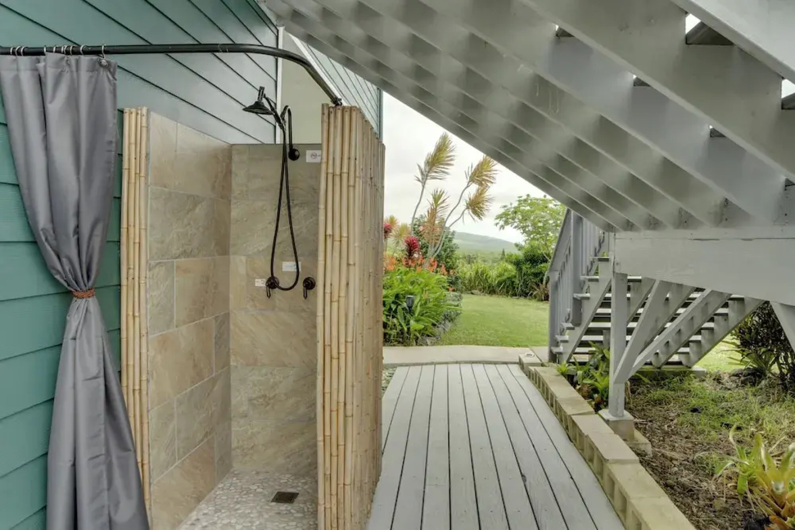 'the Aloha Green House' Retreat w/ Ocean Views!