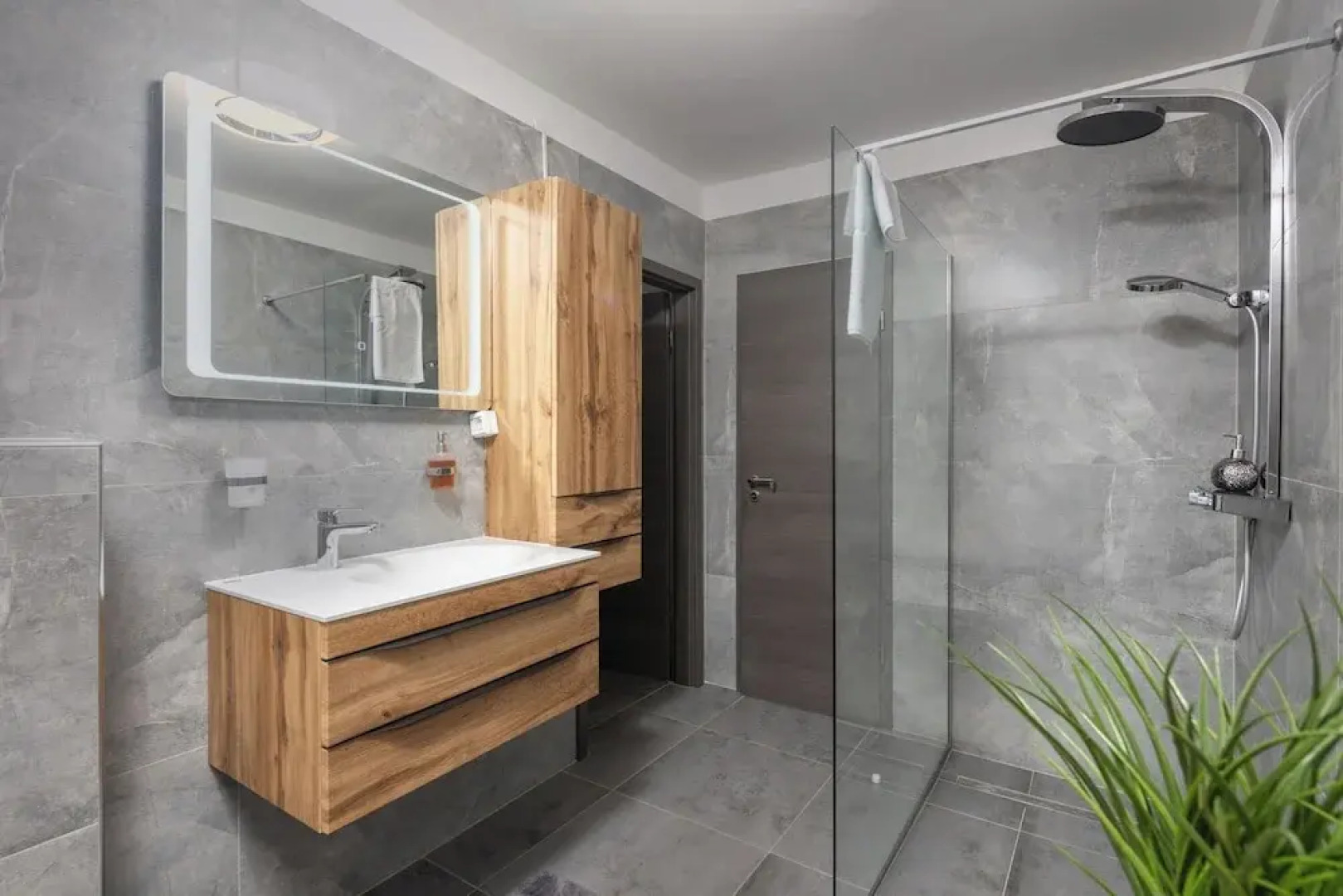 Villa Natali With Pool And Sea View