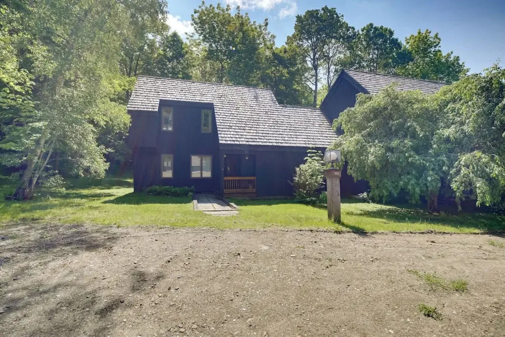 Waitsfield Condo w/ Pool & On-site Trail Access!