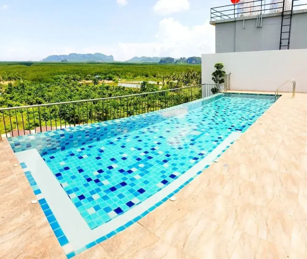 The Royal Suite By The Ozone condominium