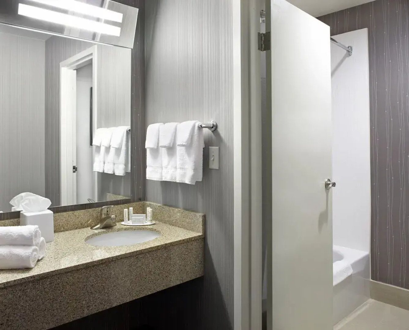 Courtyard State College