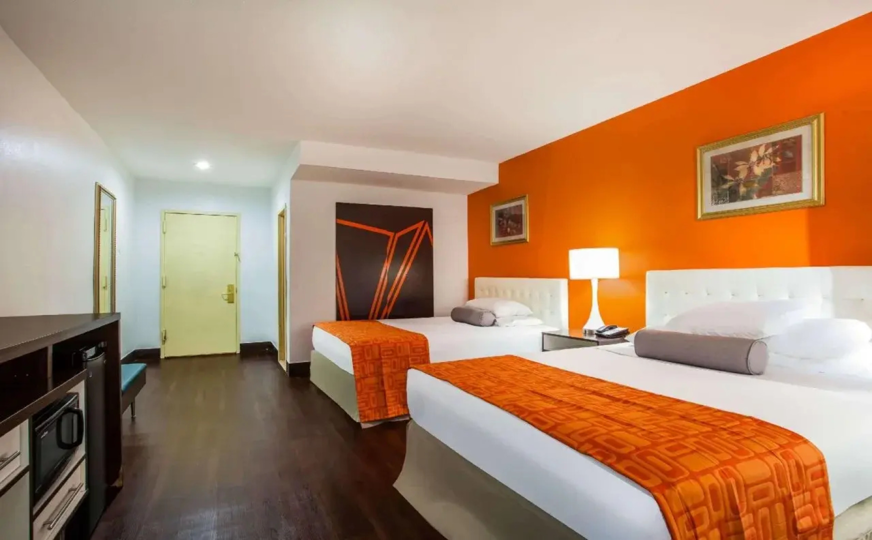 Howard Johnson Express Inn Bronx