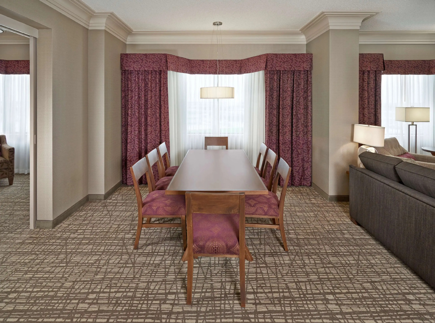 DoubleTree by Hilton Hotel West Edmonton