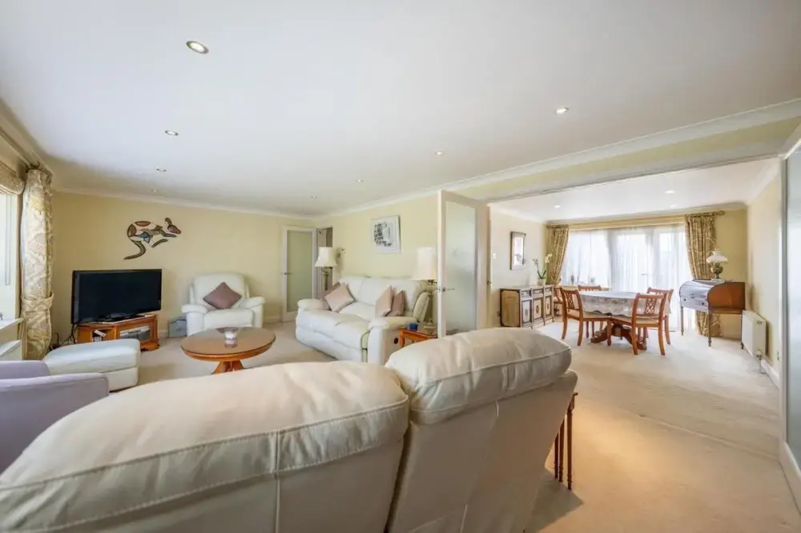 NEW 3BD Flat in the Heart of Bushey