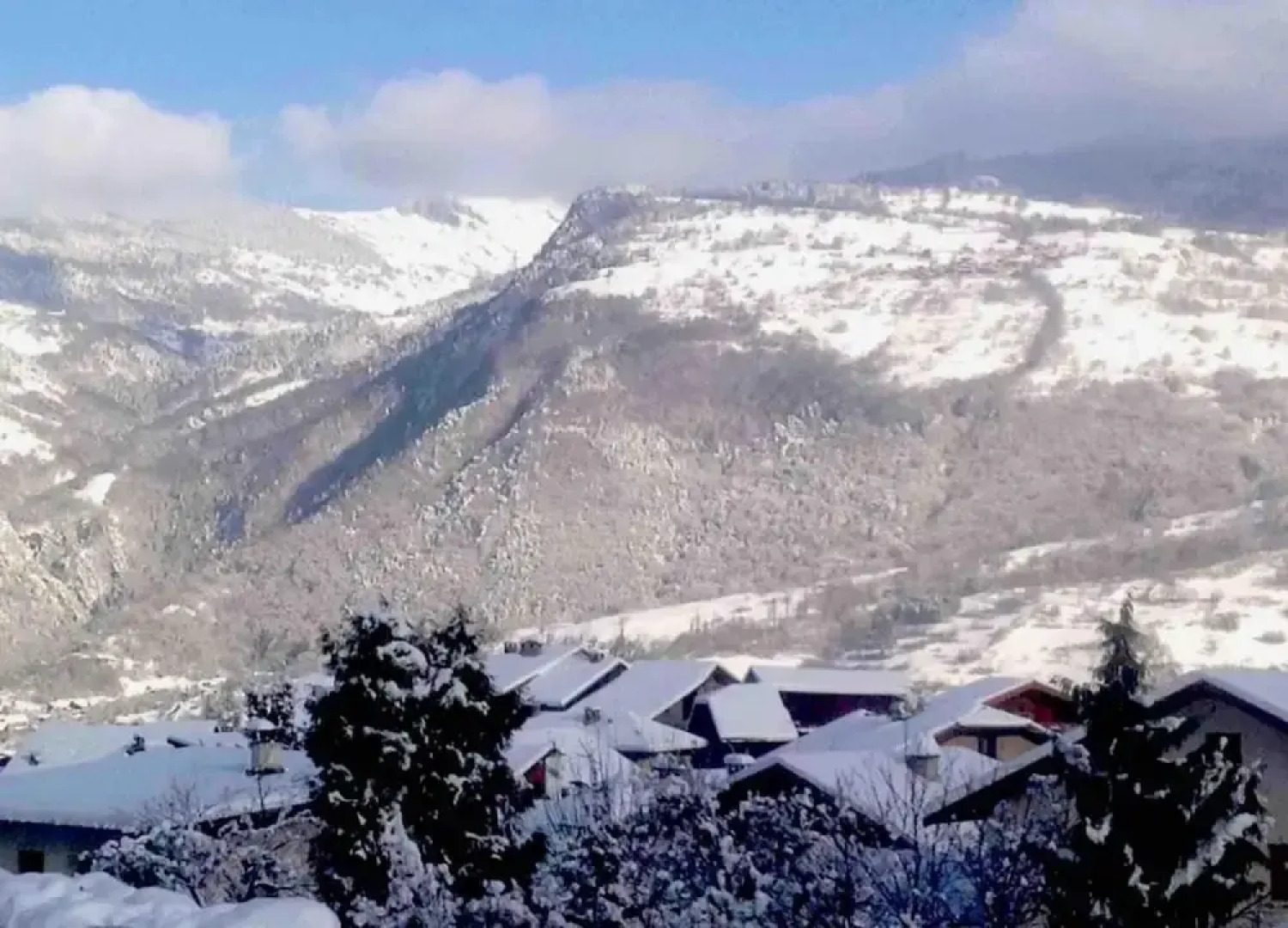 Studio in Doucy at the Foot of Ski Slopes