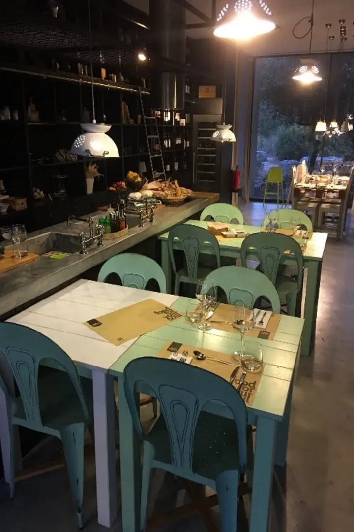 Cooking and Nature Emotional Hotel