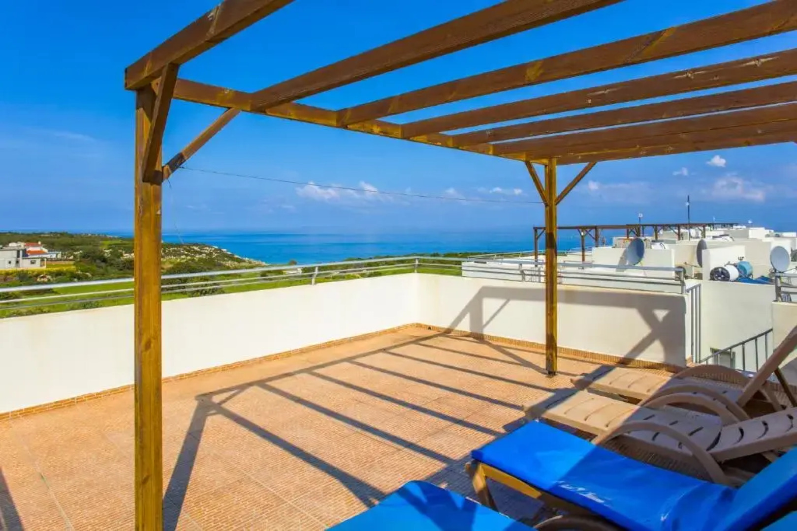 Apartment - penthouse 200 meters from the beach