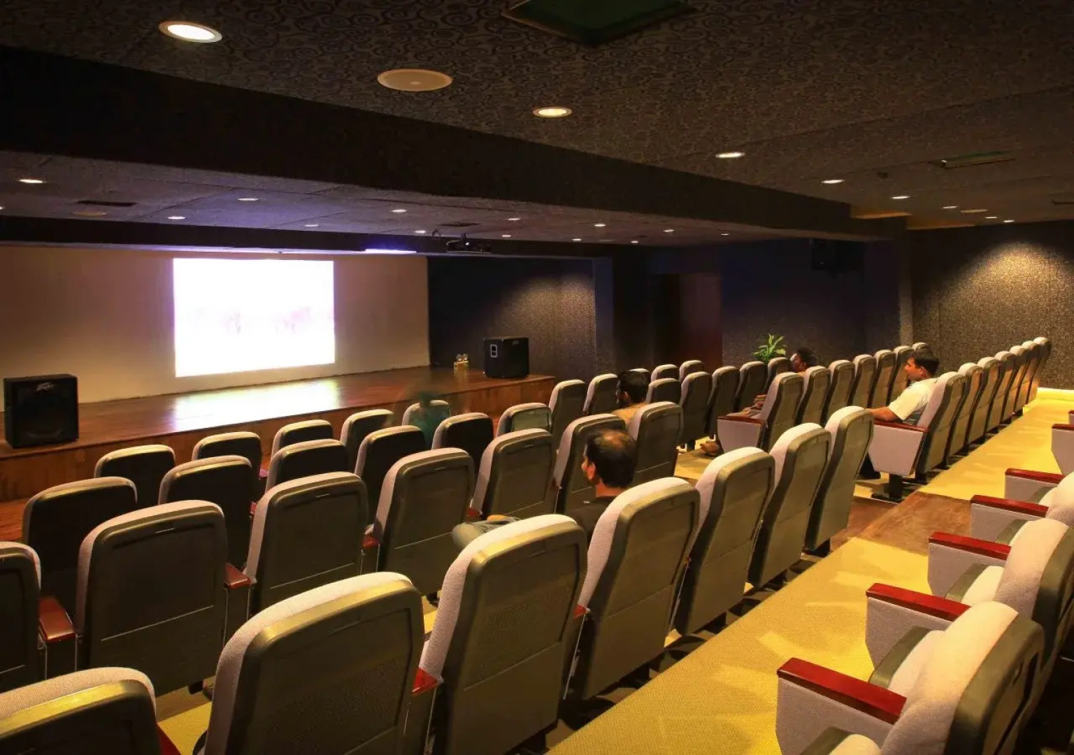 Grand Udawalawe Safari Resort