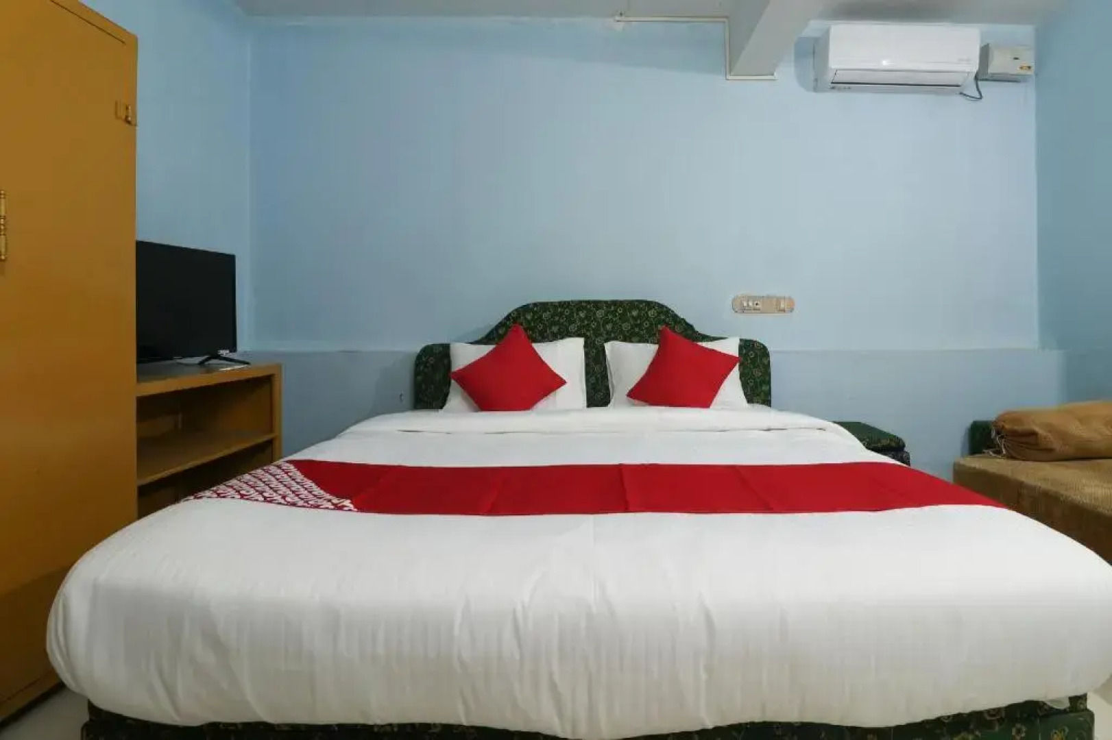 Sandhra Apartments by OYO Rooms