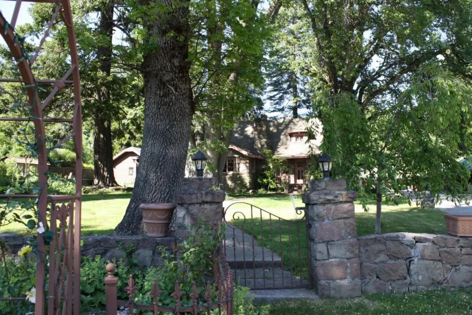 Strawberry Valley Inn