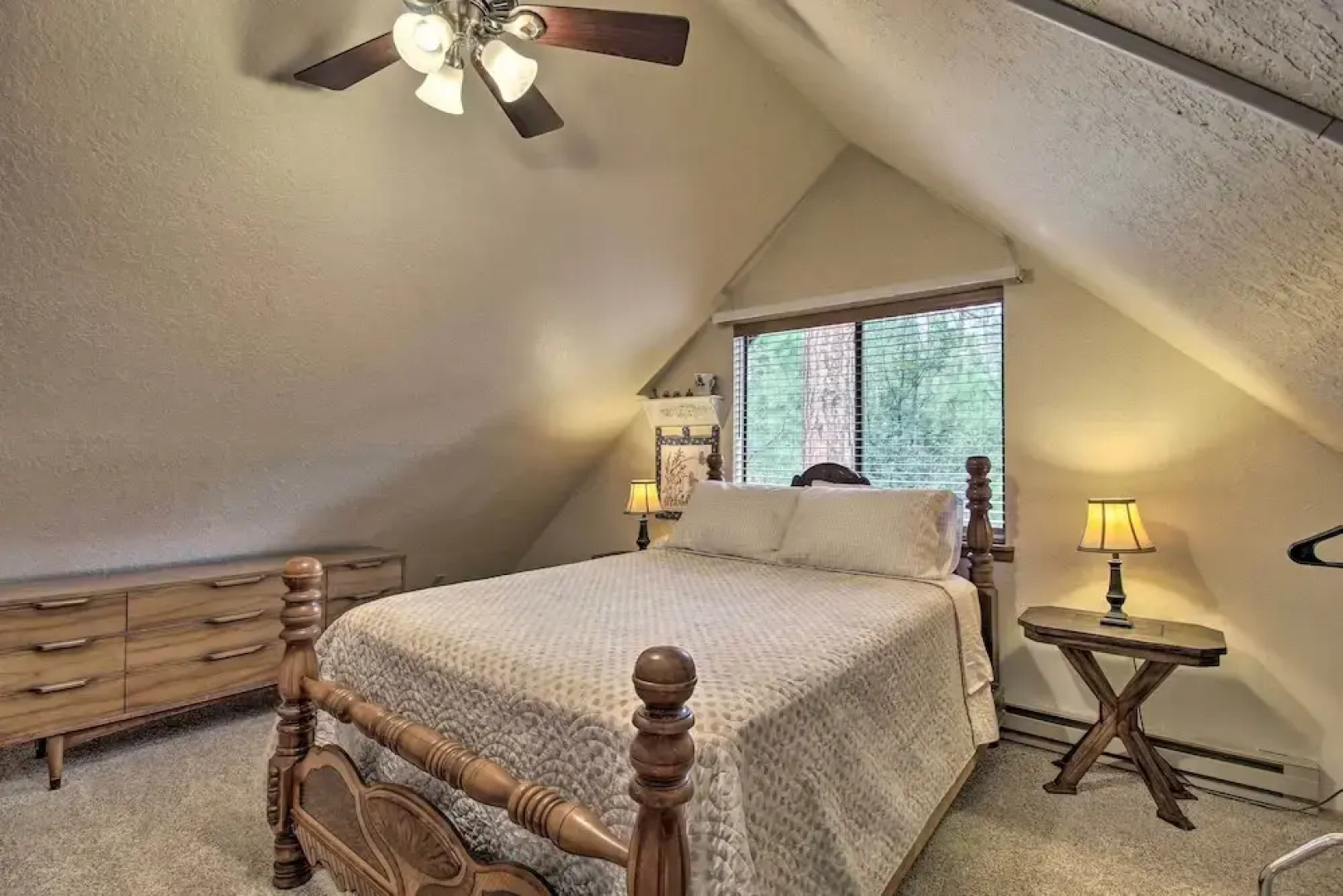 Cozy Pinetop Mountain Escape: Hike, Golf & Ski!