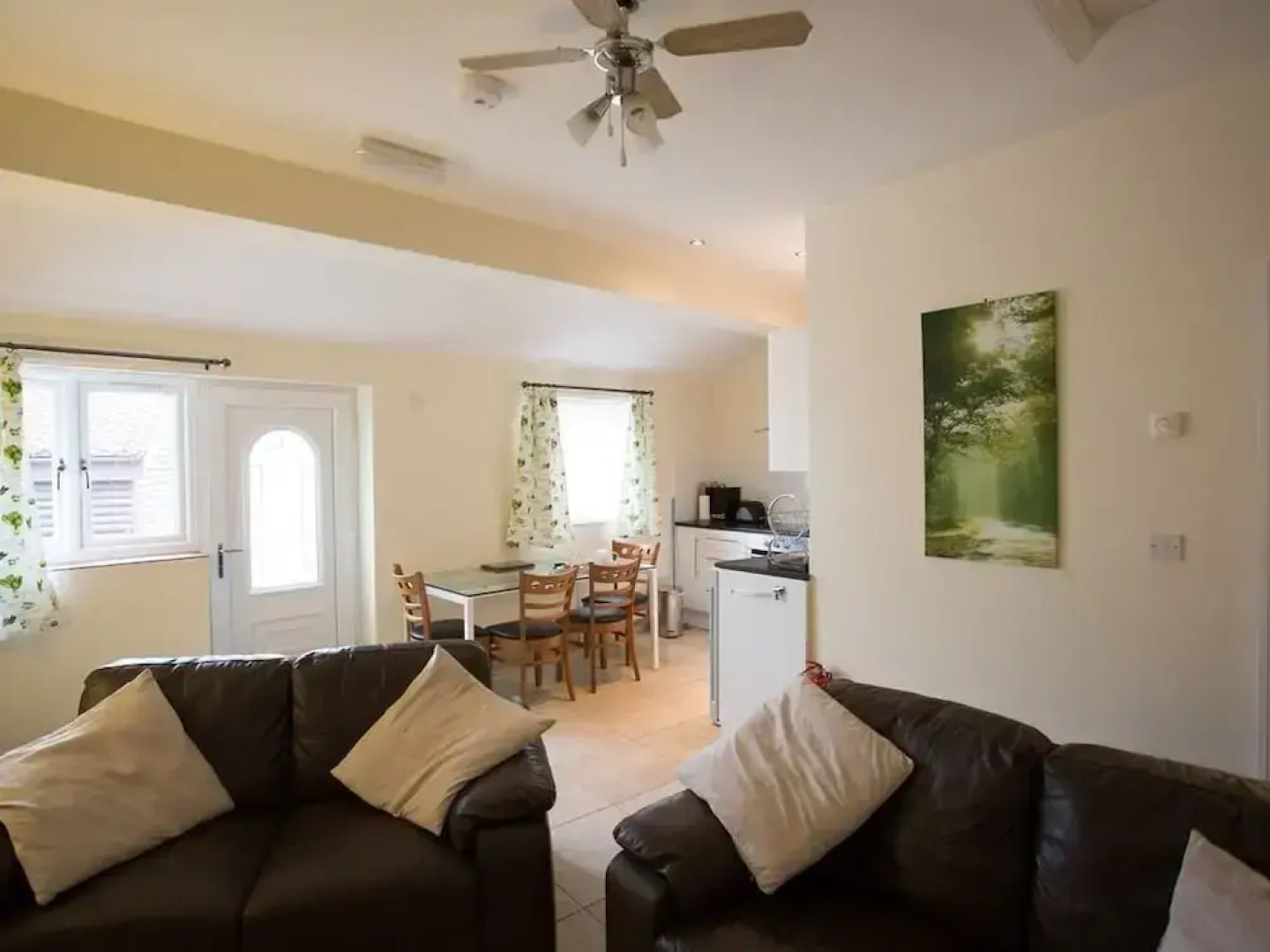 Treetops Cottages & Spa