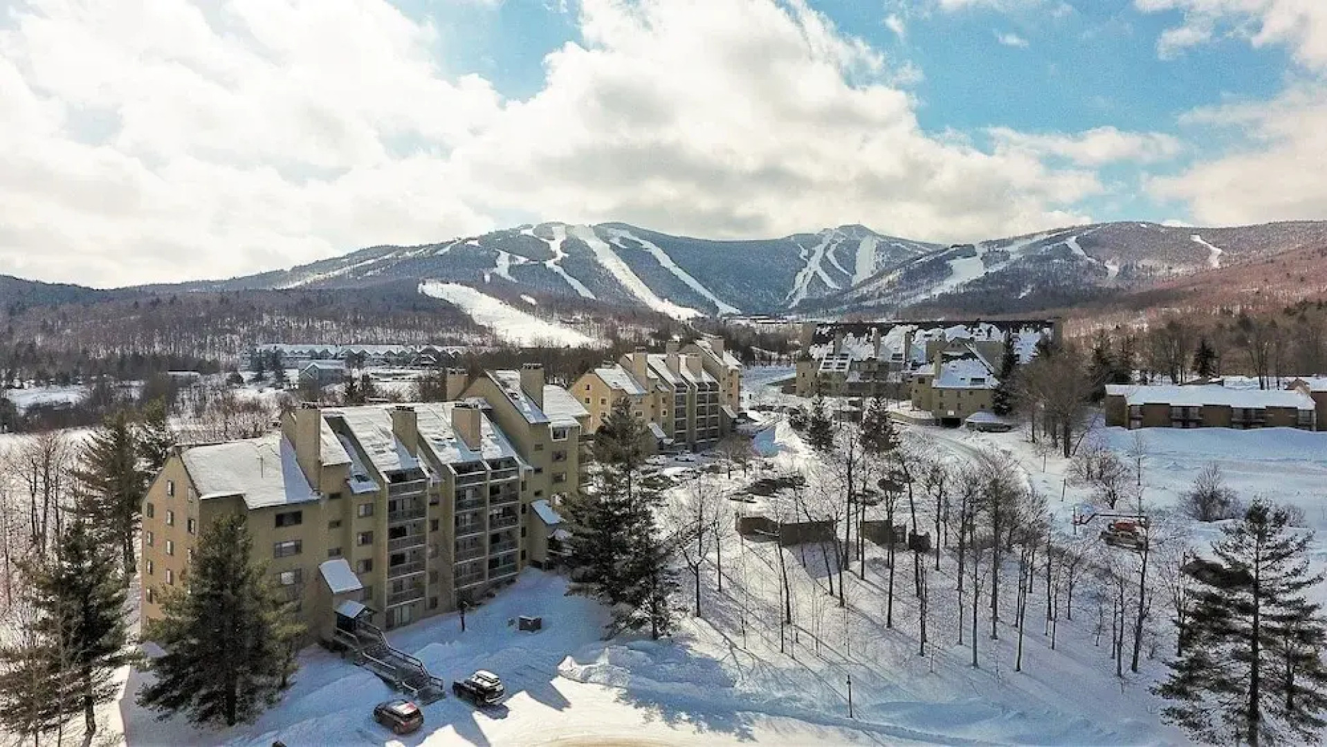 "roomy" Mountain Green 3BR Condo w/ Amenities 3b14