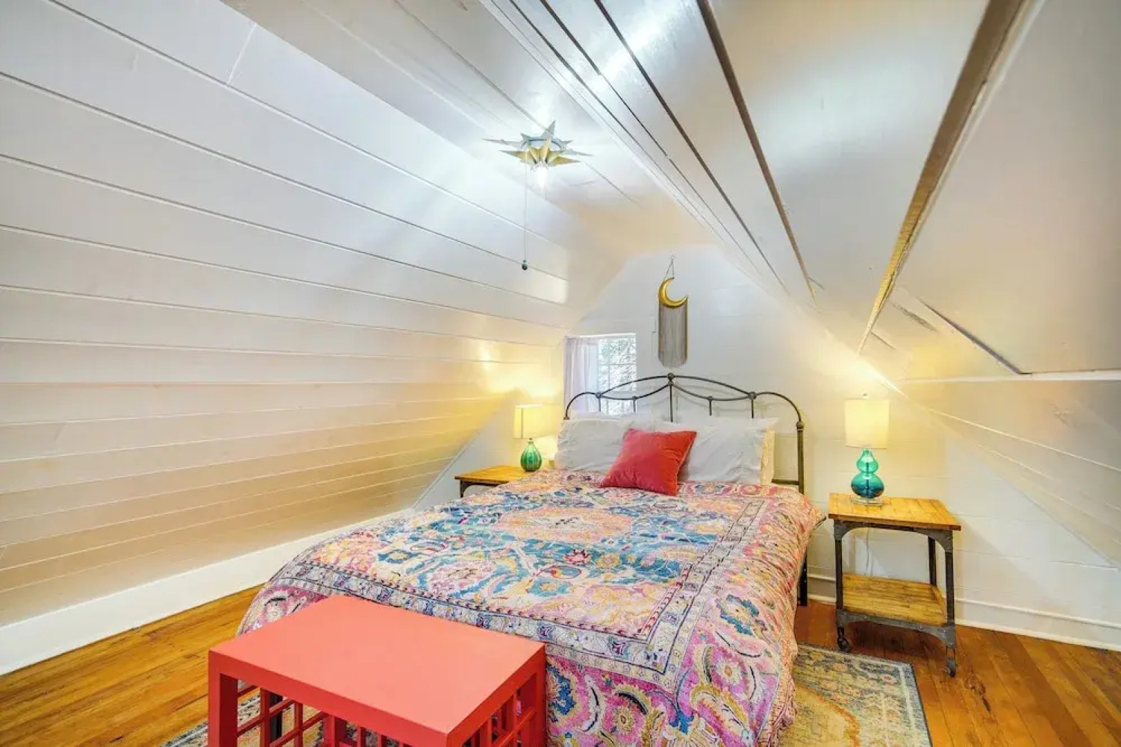 Crestline Vacation Rental, Close to Hiking Trails!