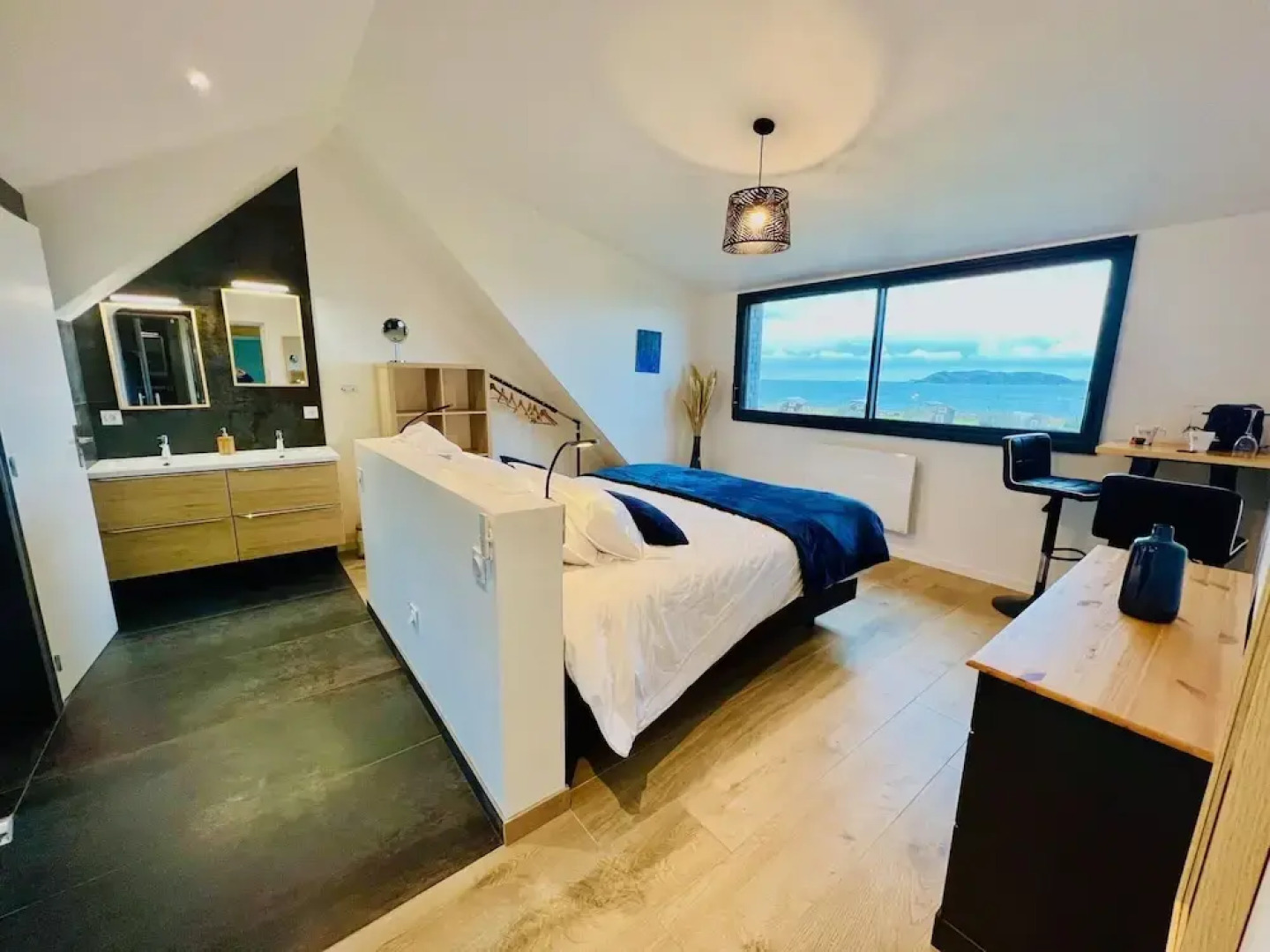 Magnificent Villa by the sea