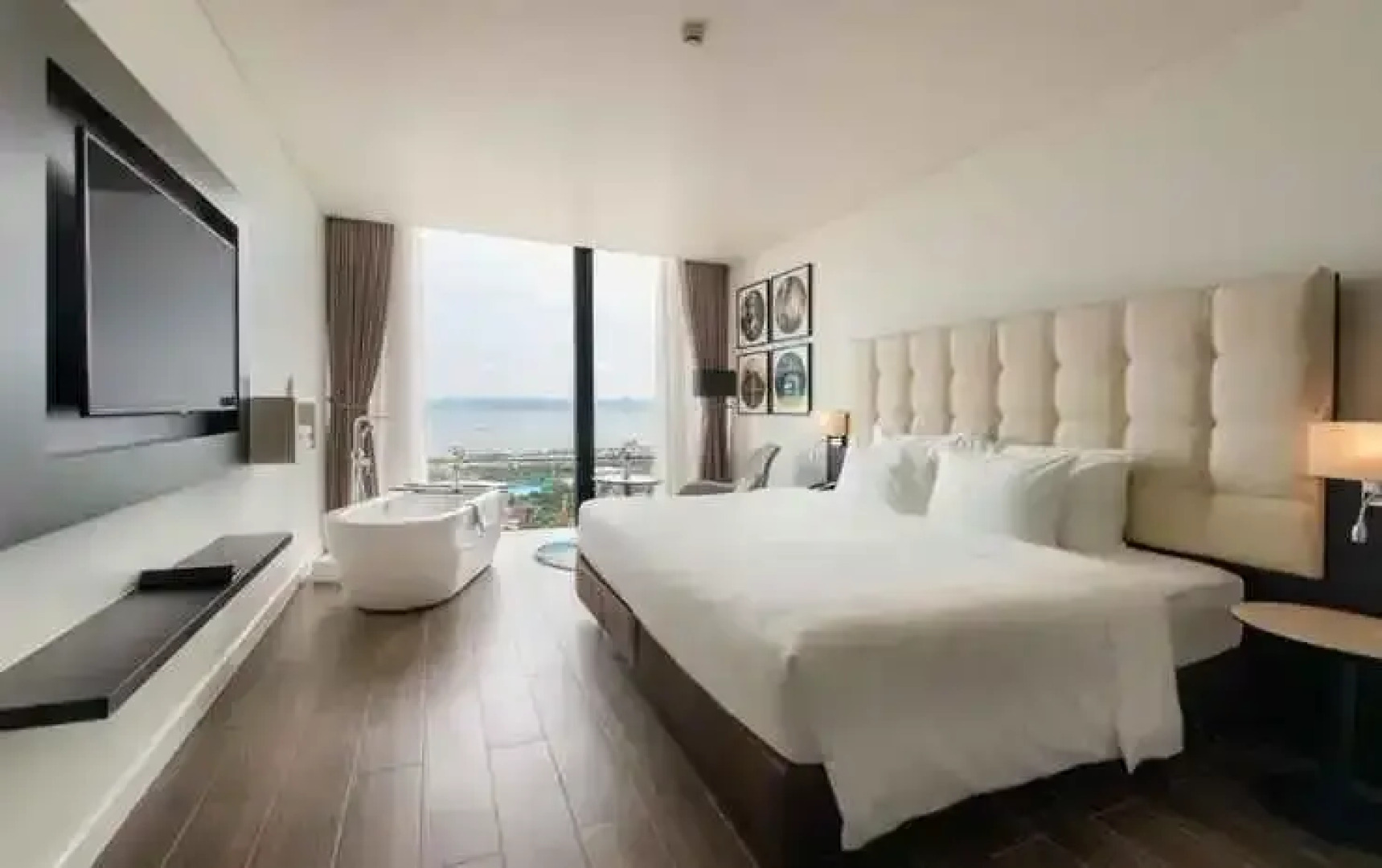 Hotel Soleil Ha Long – Trademark Collection by Wyndham