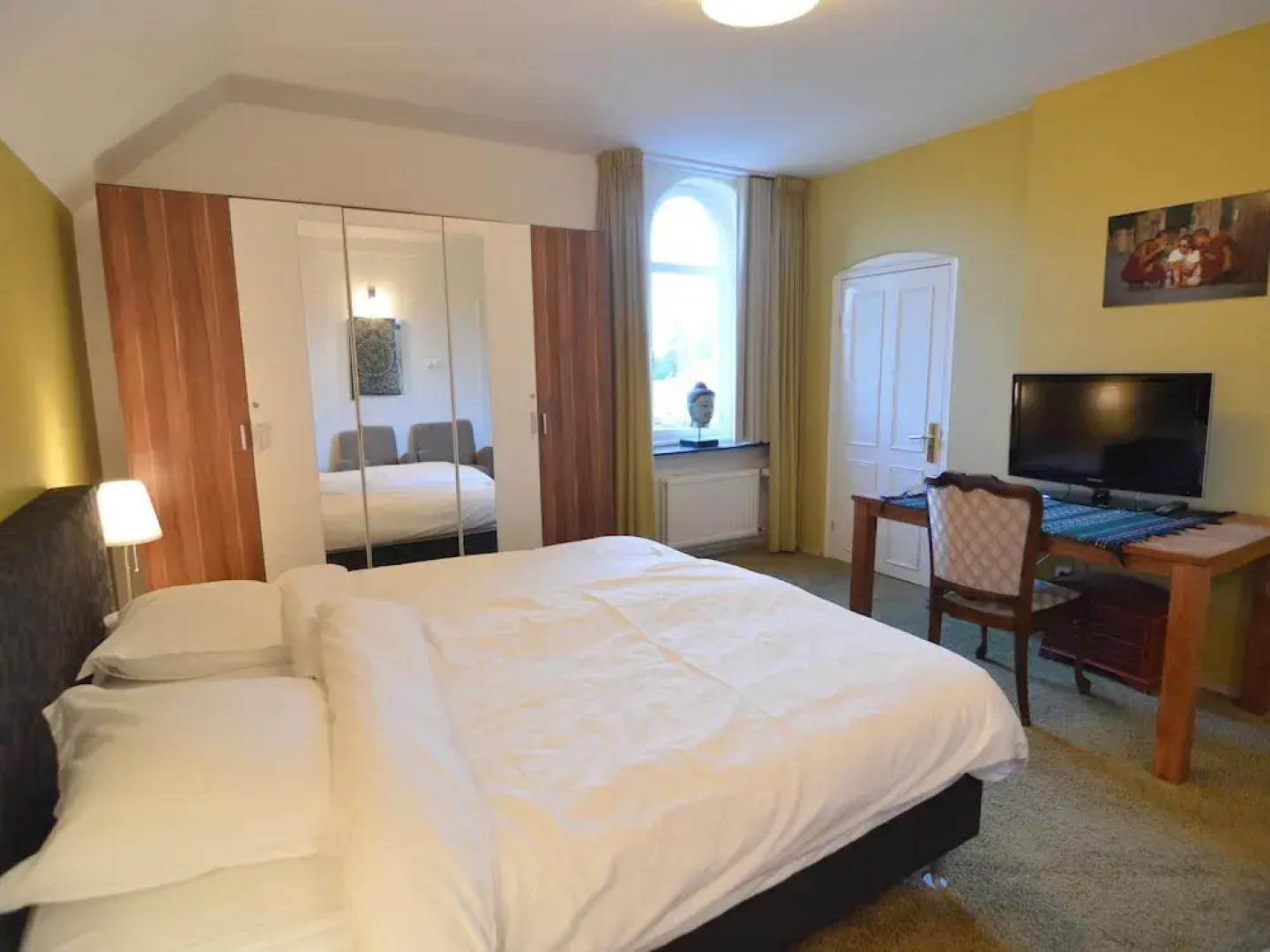 Opulent Villa with Sauna, Hot Tub, Pool