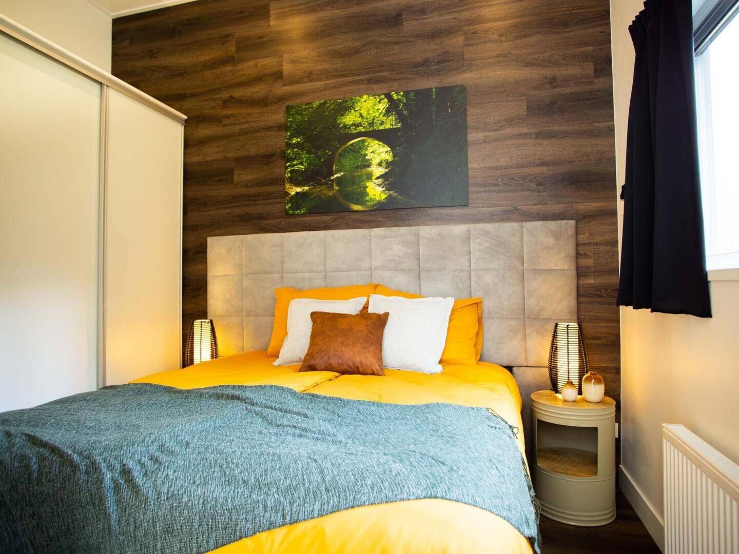 Modern chalet with spa and sauna, in a holiday park on the Veluwe