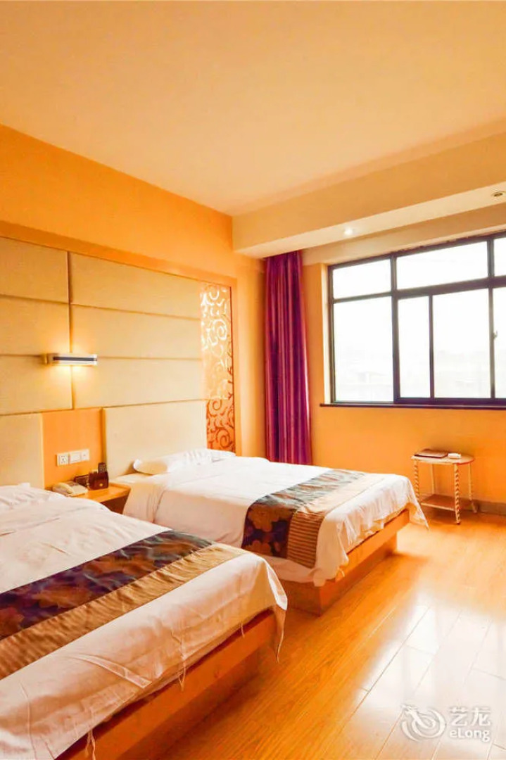 Xianning Jia Yuan Business Hotel