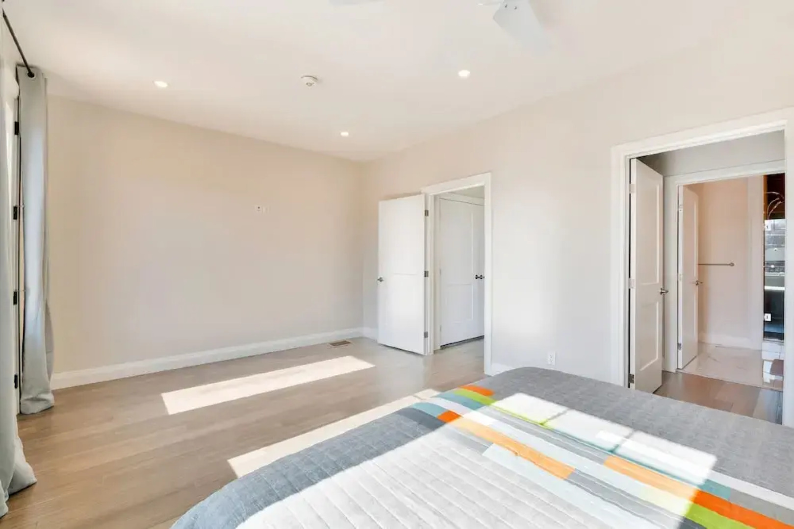 New 16 Ppl Townhouses in Winsdor