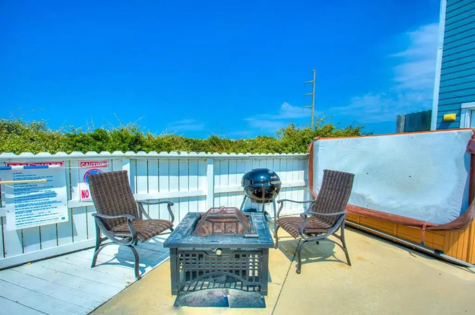 6170 - Poolside Paradise