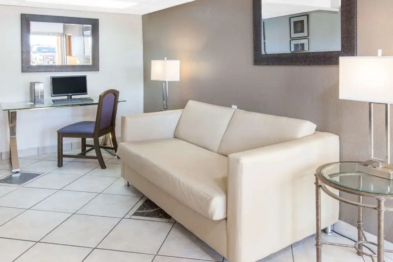 Super 8 Millbury/Toledo