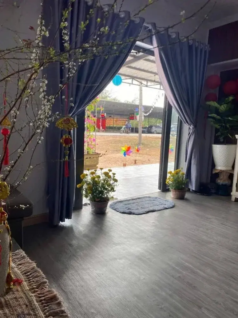 Ruby House, 3 Bedroom Apartment, Beachside