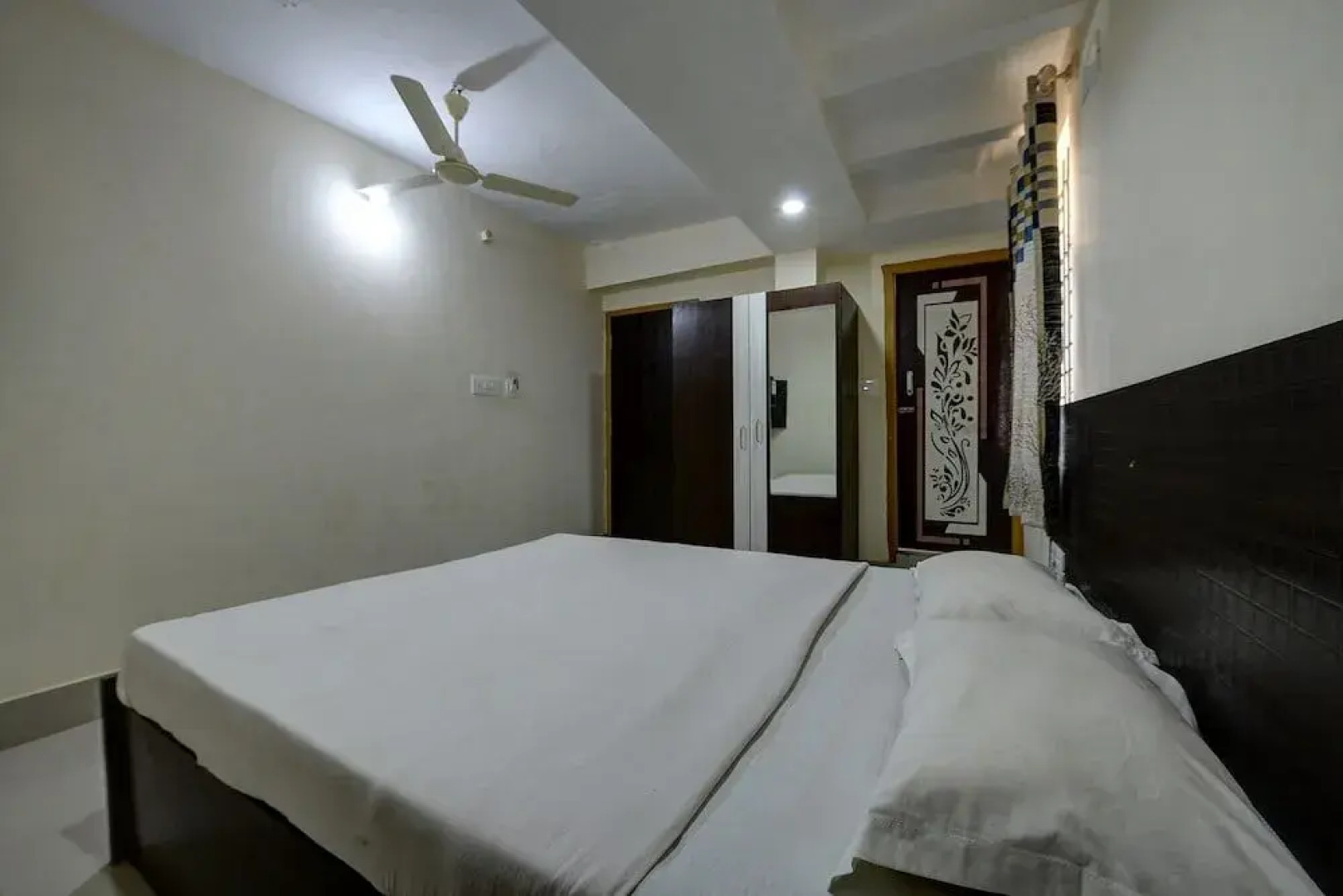 SPOT ON 37153 Karavali Paradise