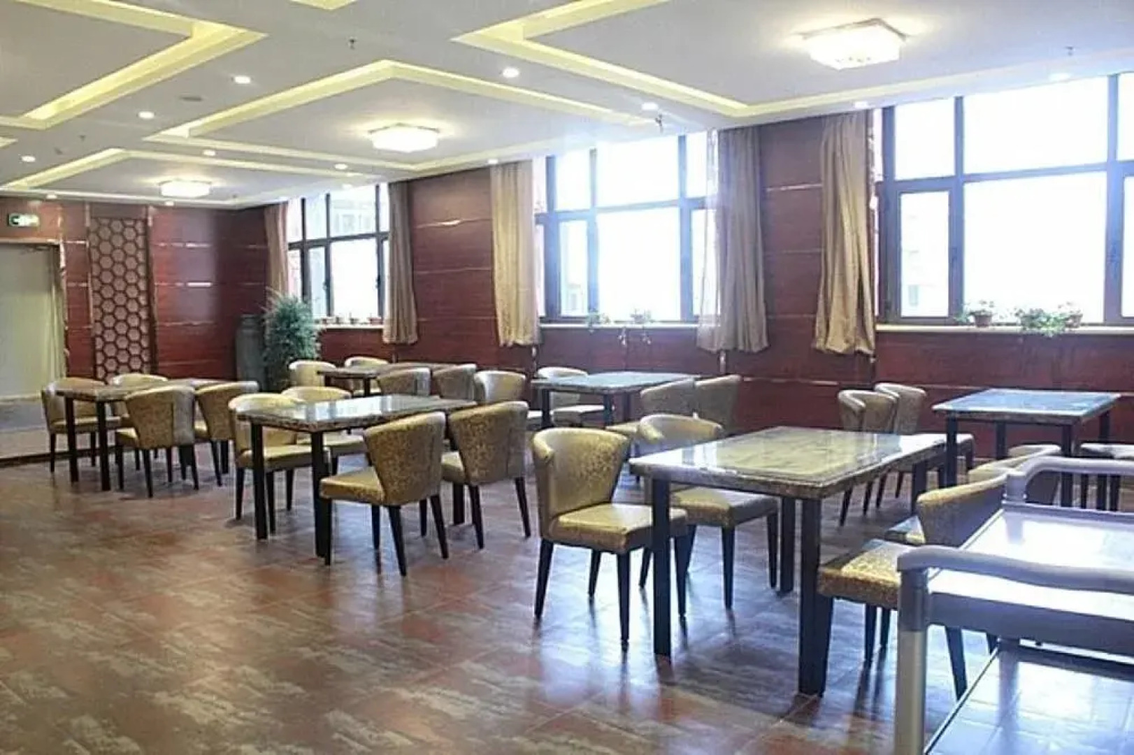 Hualian Business Hotel