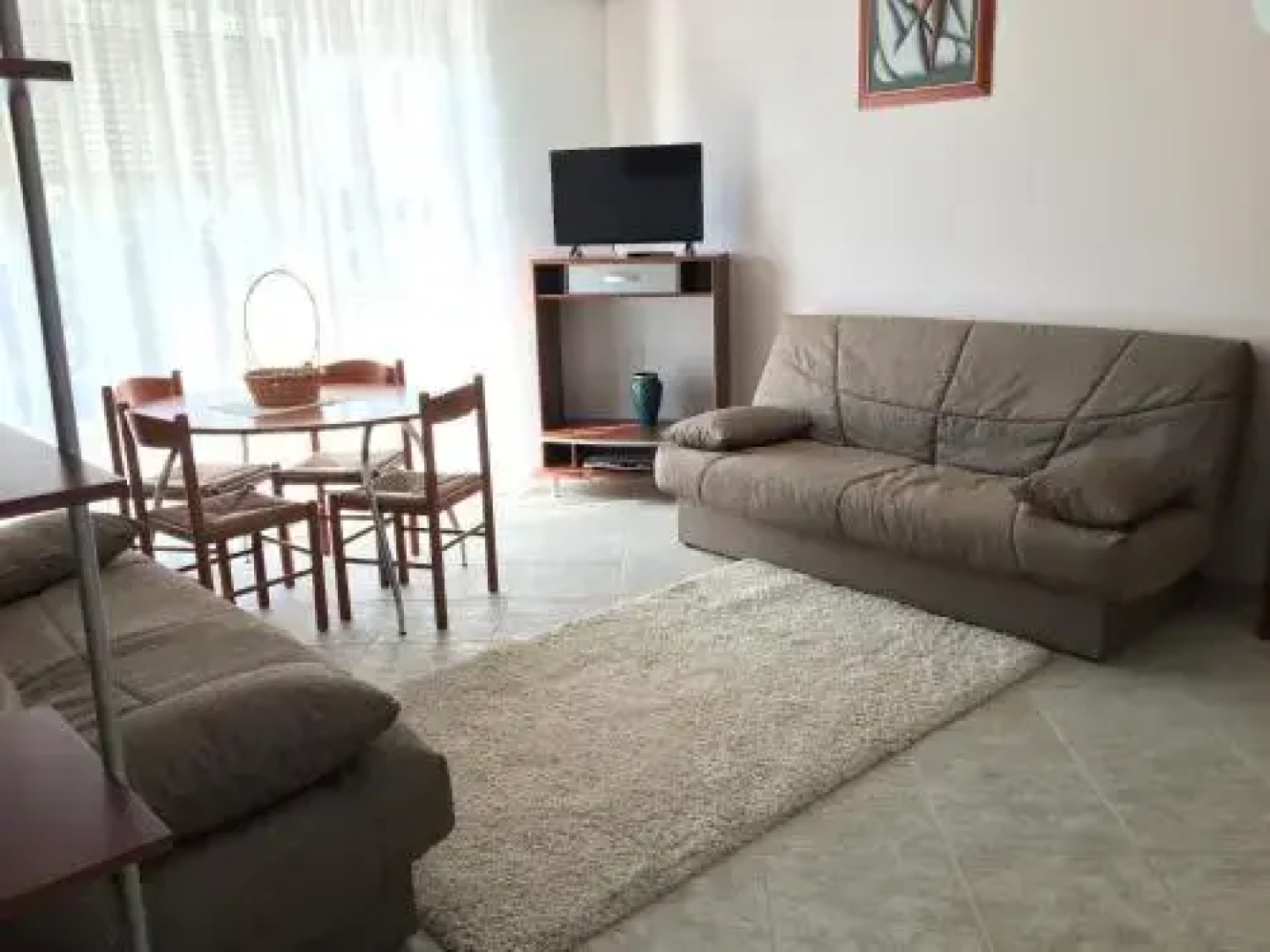 Club Topaz Apartments