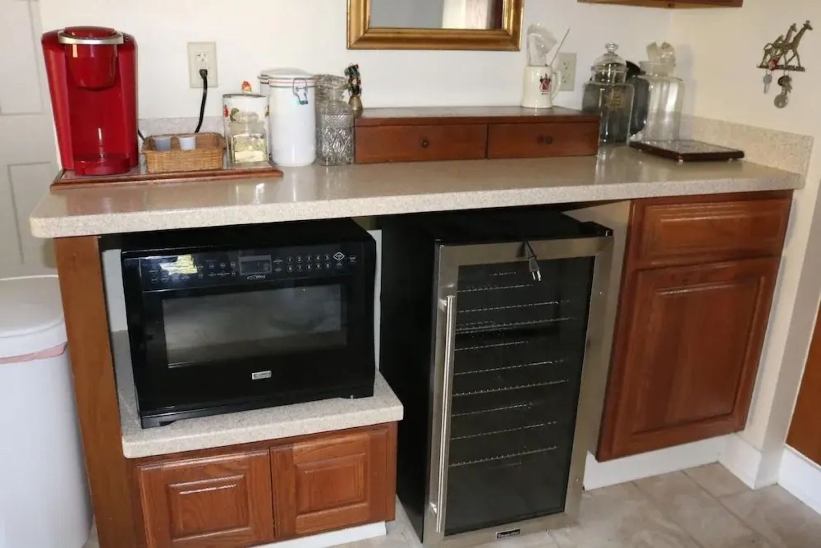 4757 Whiteside 6 Bedroom Home