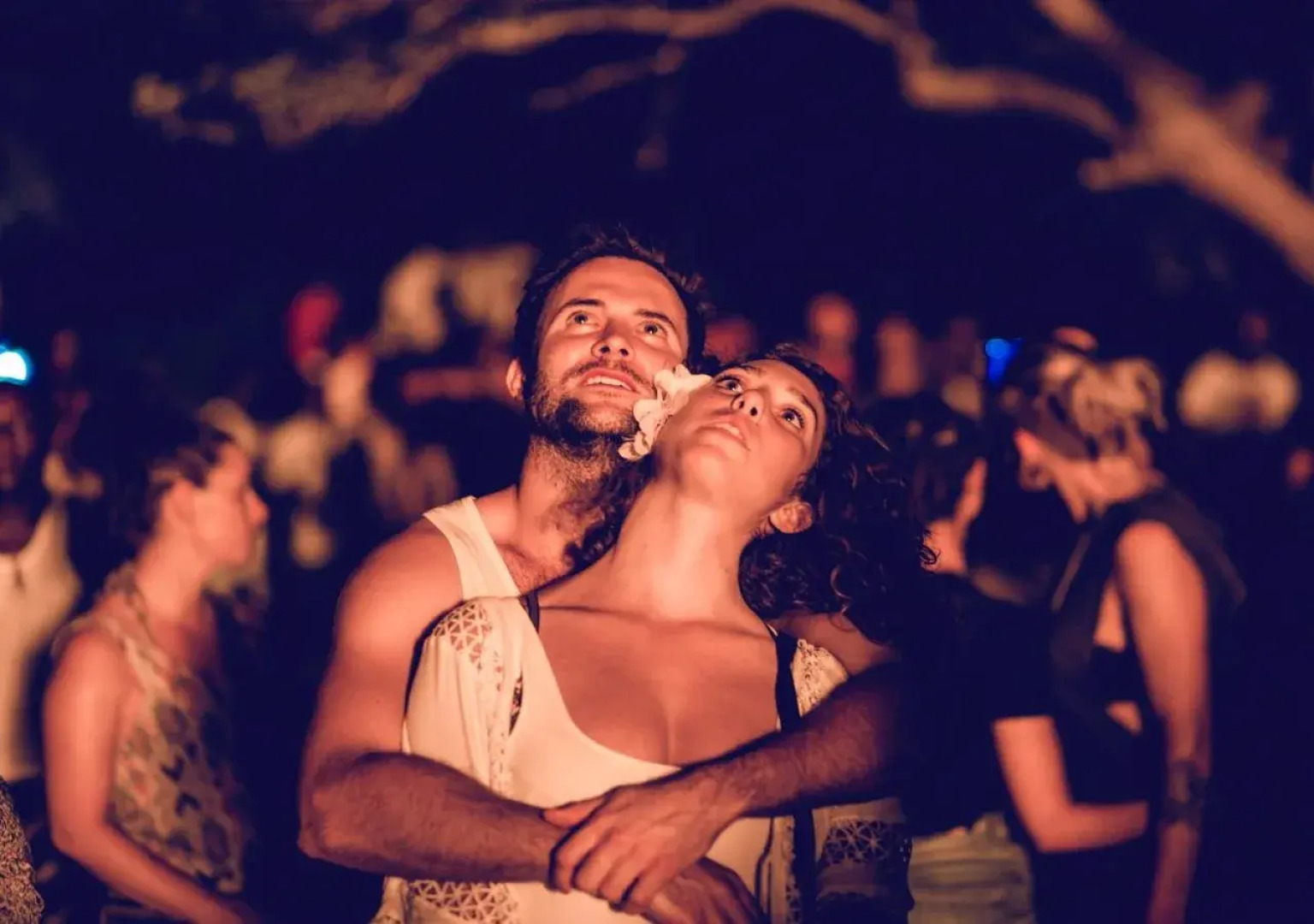 Distant Relatives Ecolodge & Backpackers