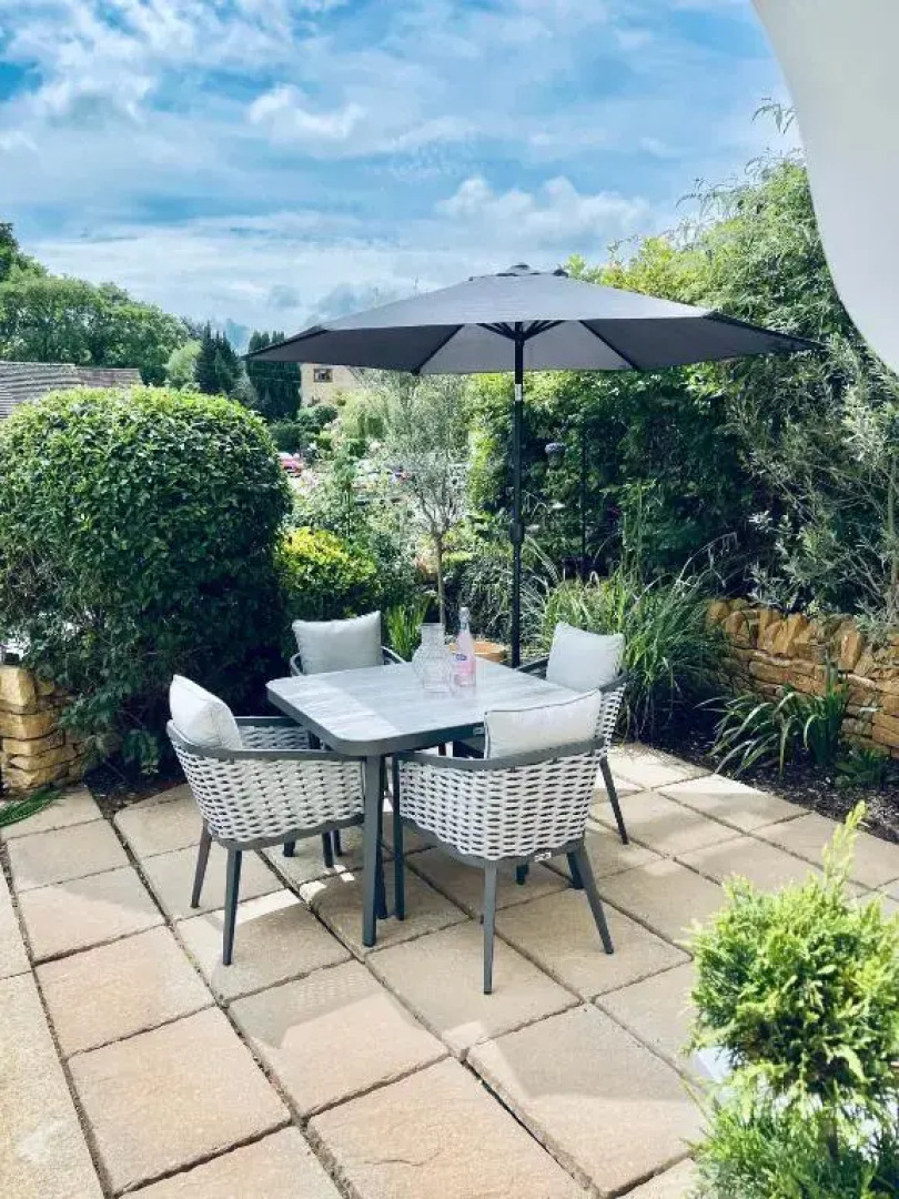 Cotswold Chic Retreats "Cloud Nine" 5 Star Chipping Campden-Parking-Garden