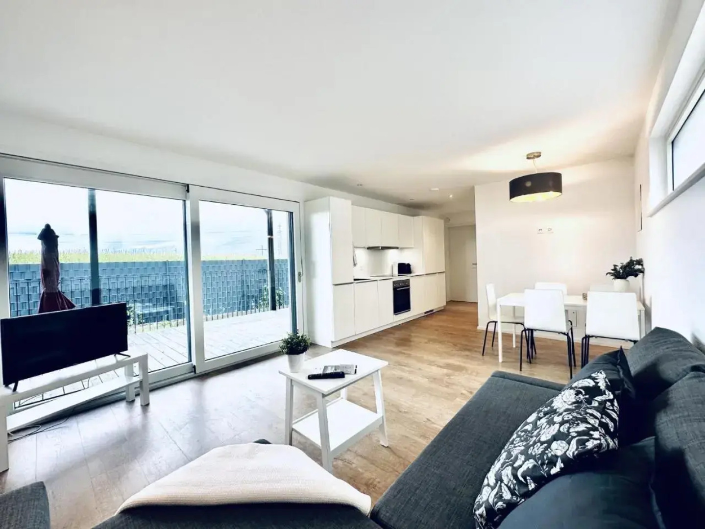 ZIMMERzuVERMIETEN in Deitingen Tiny House