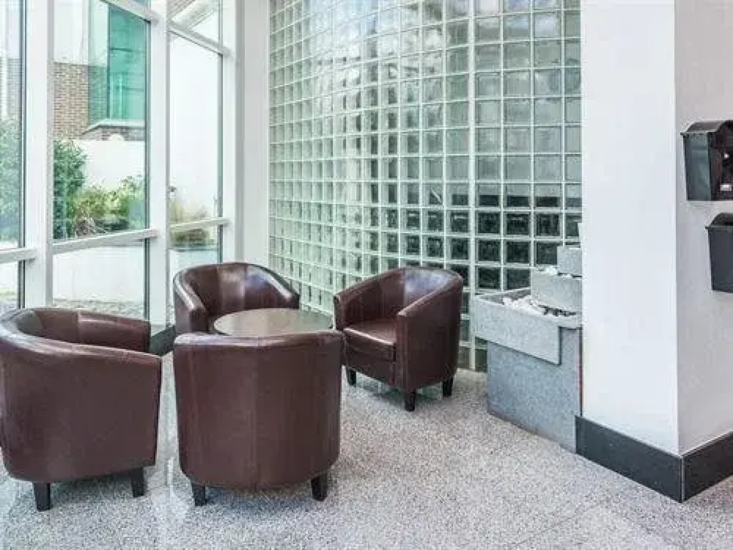 Shelton House Apartment