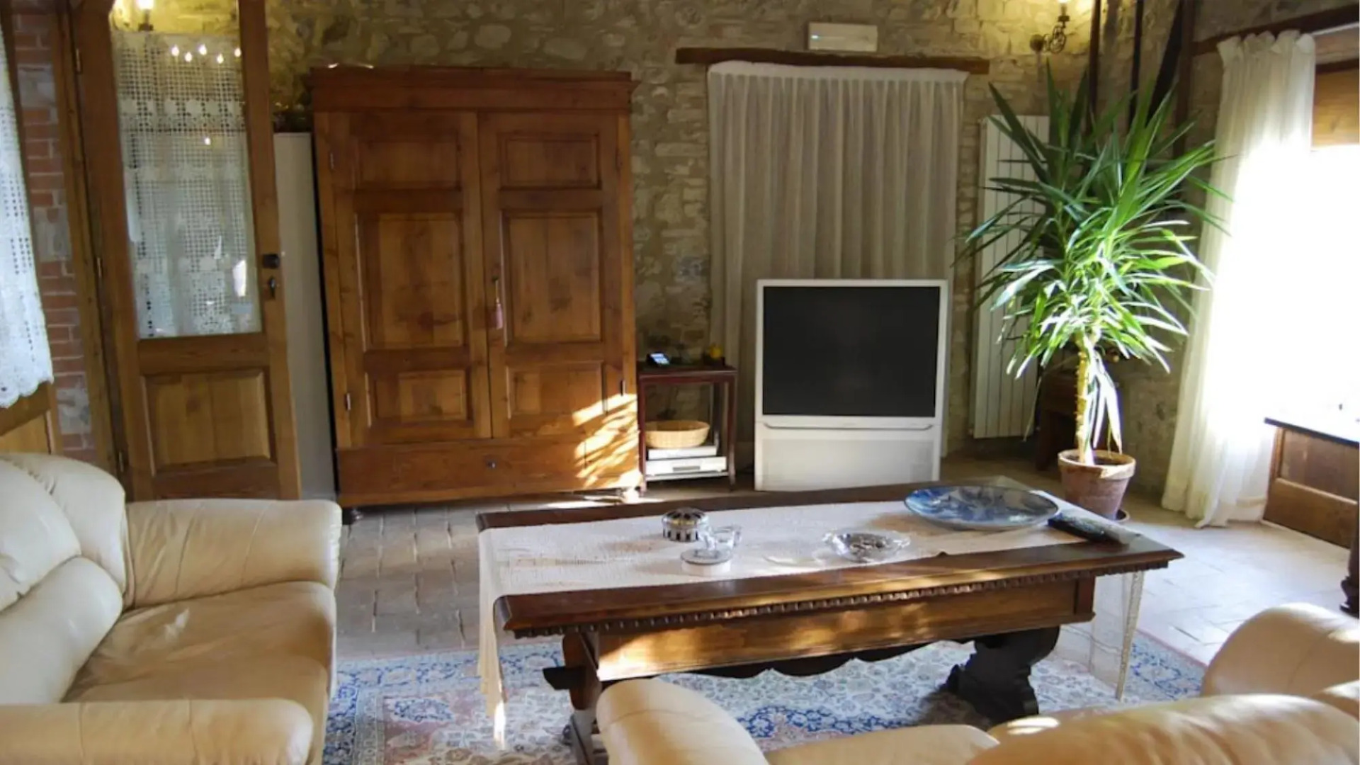 Independent Residence Sleeping 10 3 Divided Into Three Apartments Acquapendente-le Casaccine