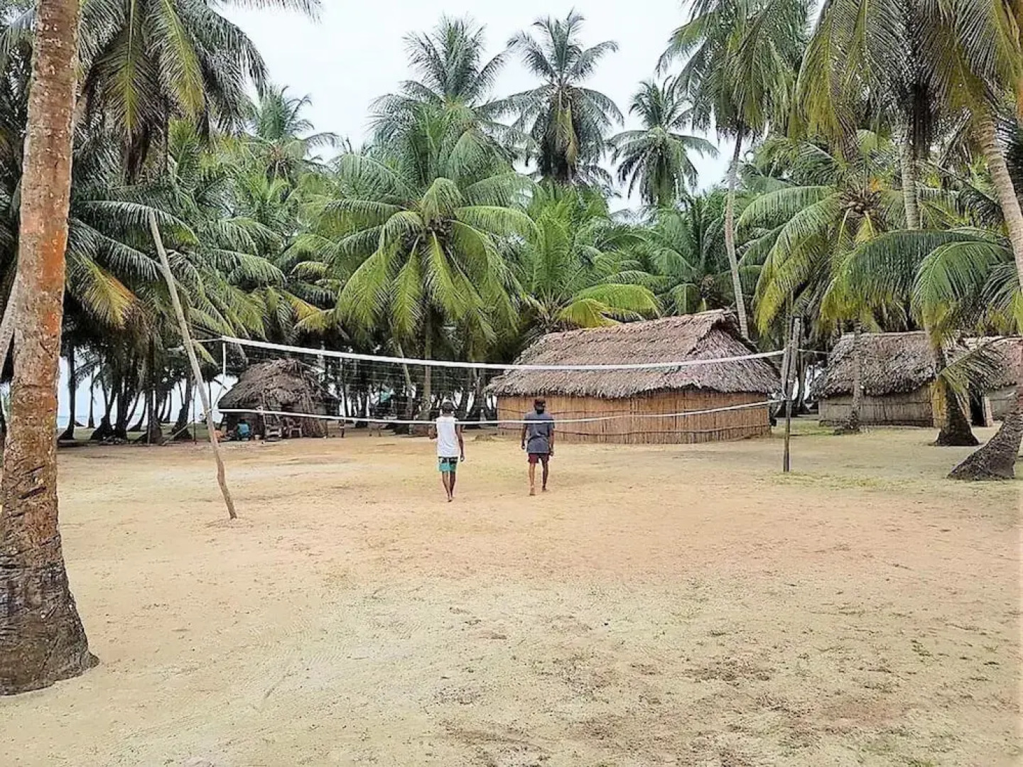 Cabins in Asserya Island - San Blas paradise - meals included
