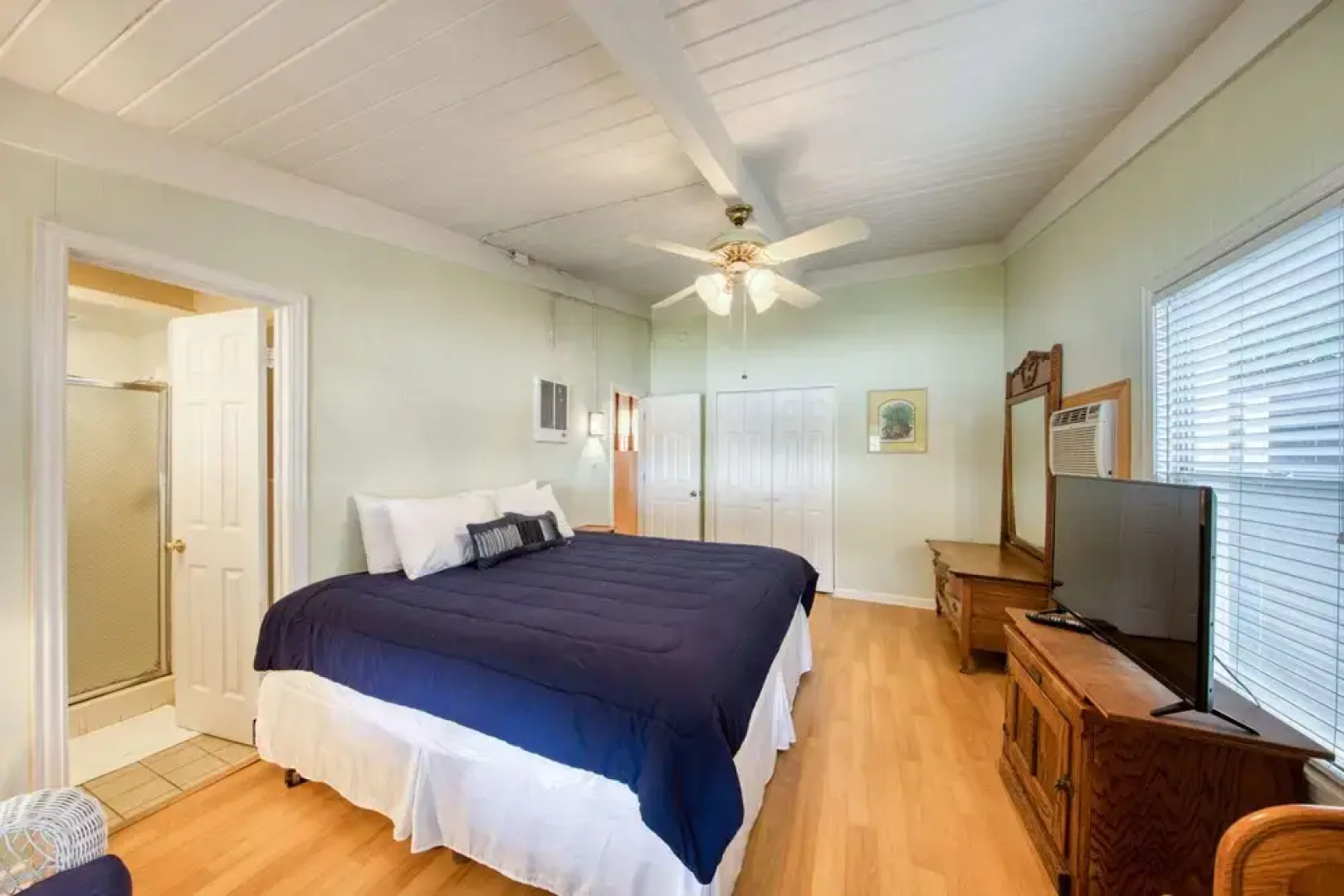 River Oaks Lookout - Unit A