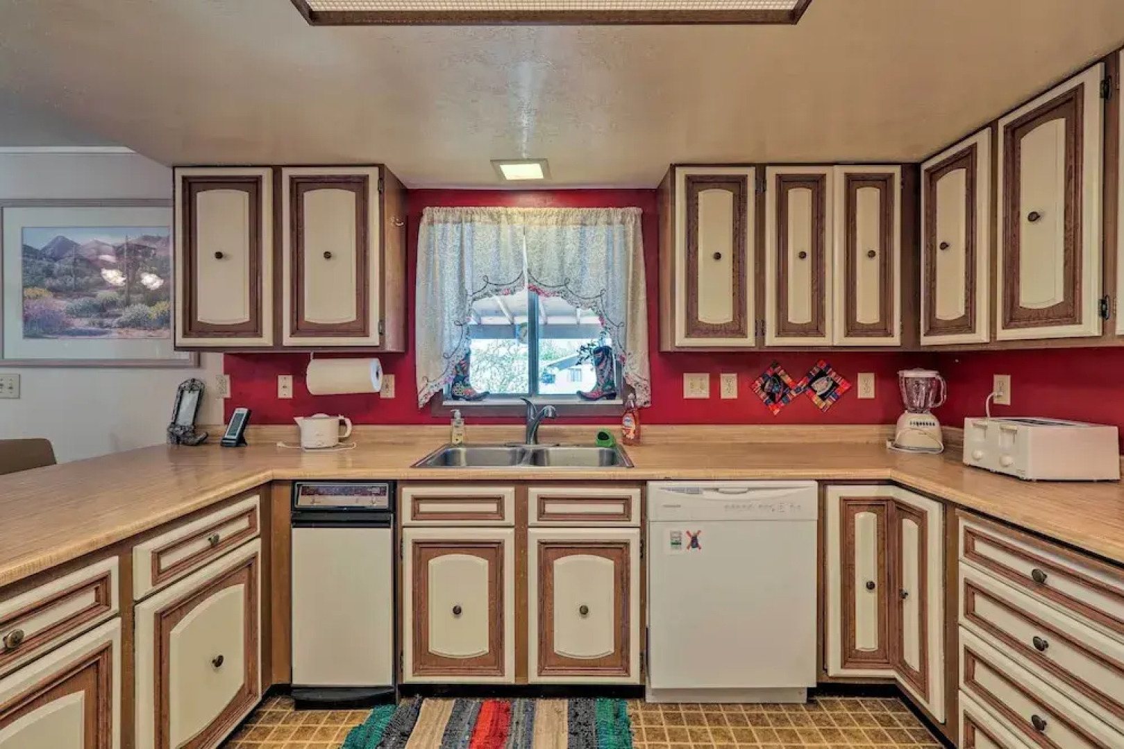 Walk to Rim View Trail: Page Home w/ Deck & Yard