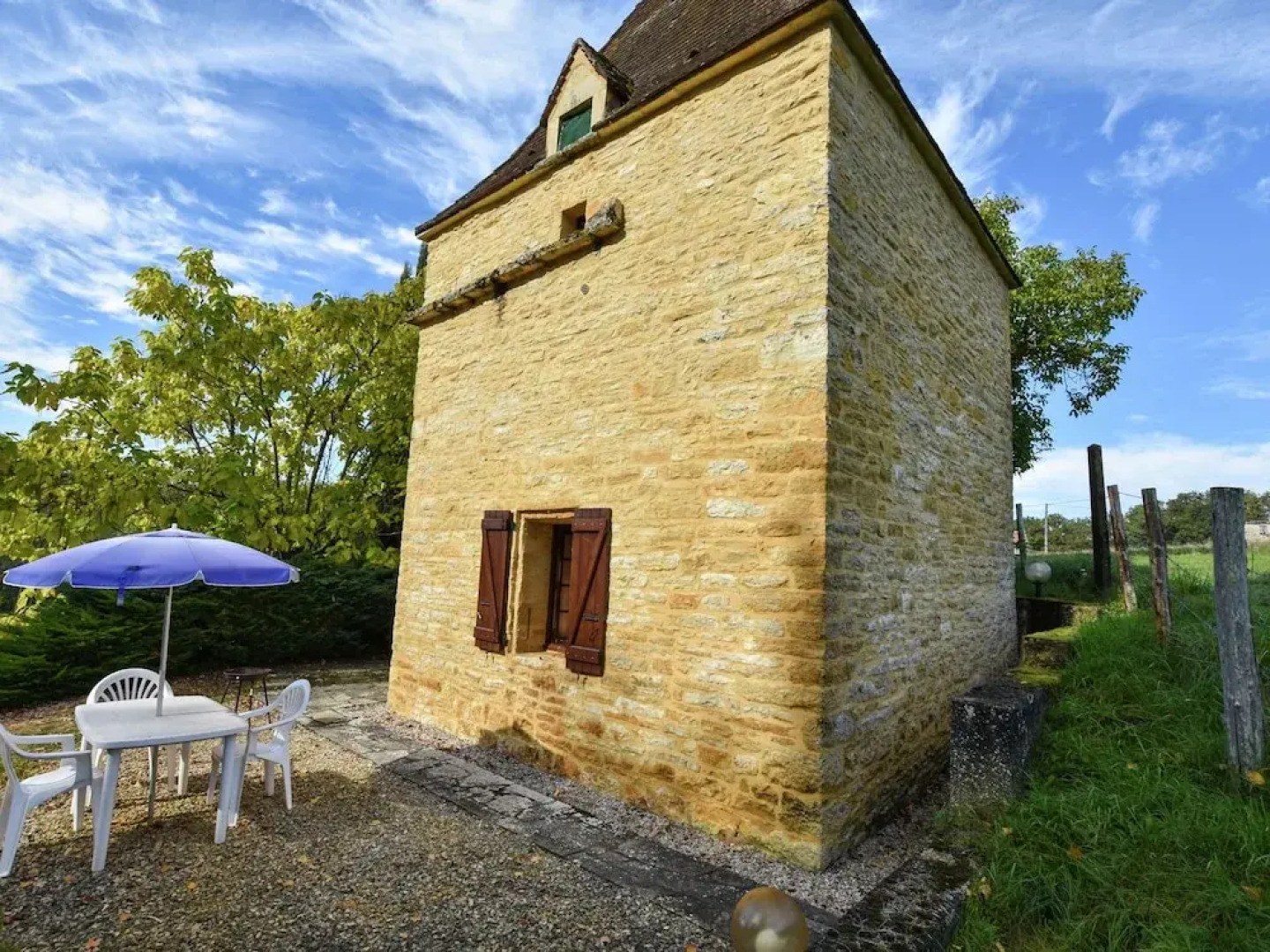 Romantic Holiday Home in Dégagnac With Large Garden in Historical Surroundings