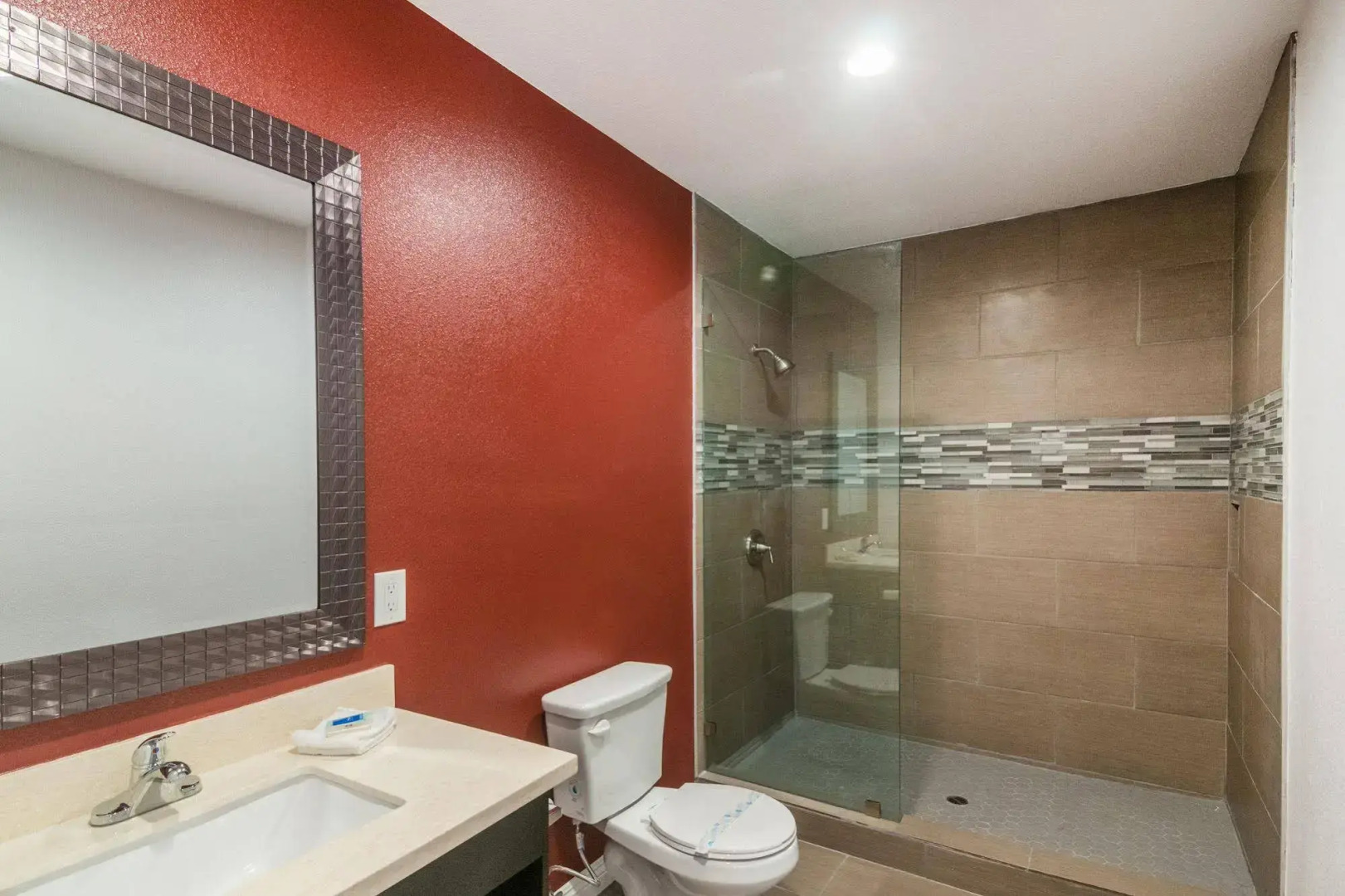 Rodeway Inn & Suites