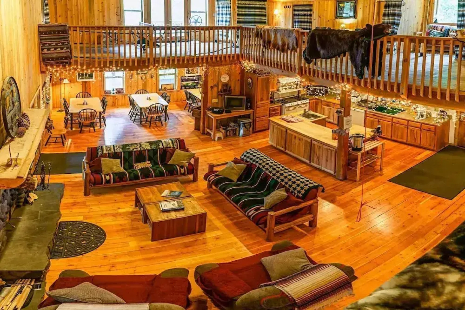 Sun Mountain Ranch Bunkhouse - Near Crater Lake