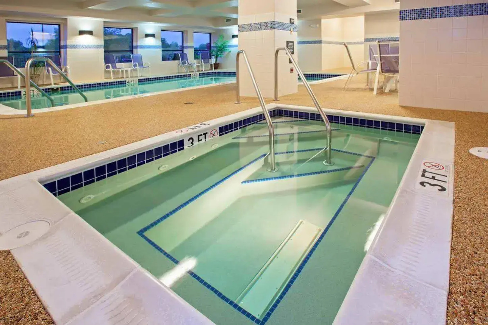 Hampton Inn & Suites Canton