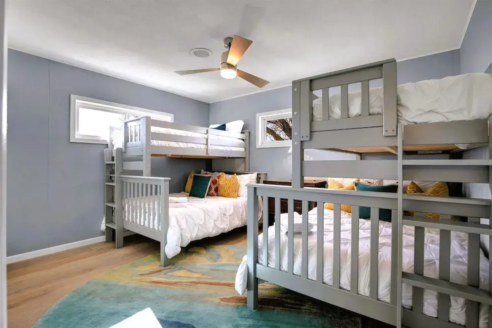 Luxury Cabin-right Across From Albert Dance Hall!