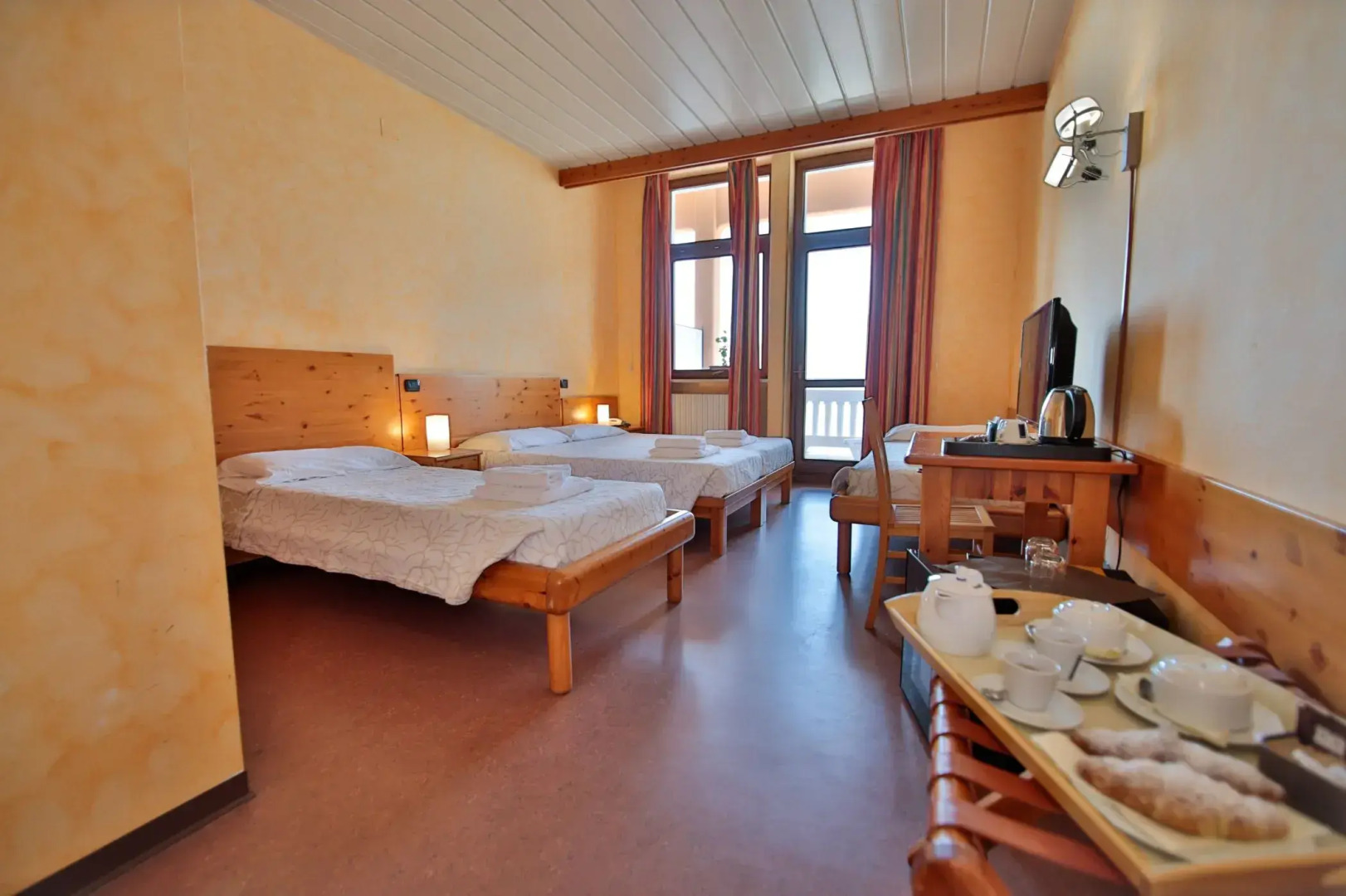 Pràcatinat Hotel & Restaurant