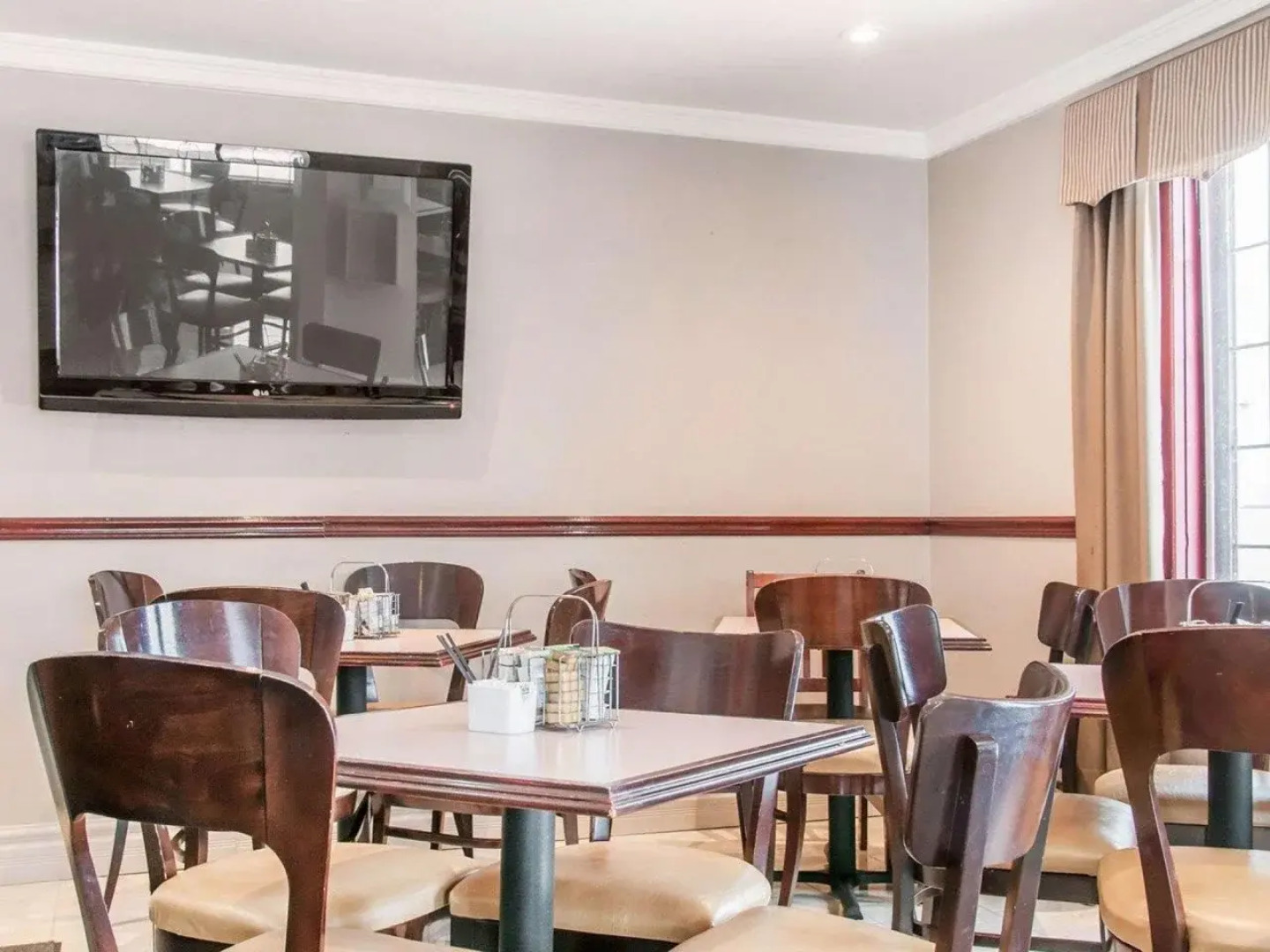 : Econo lodge Hotel Brossard